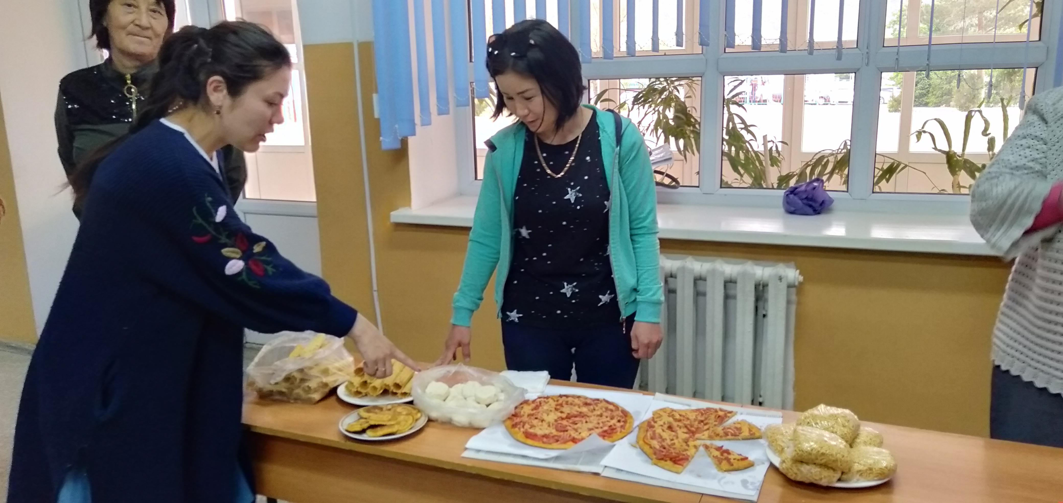 Мұғалімдер арасында ұйымдастырылған мектепішілік жәрмеңке