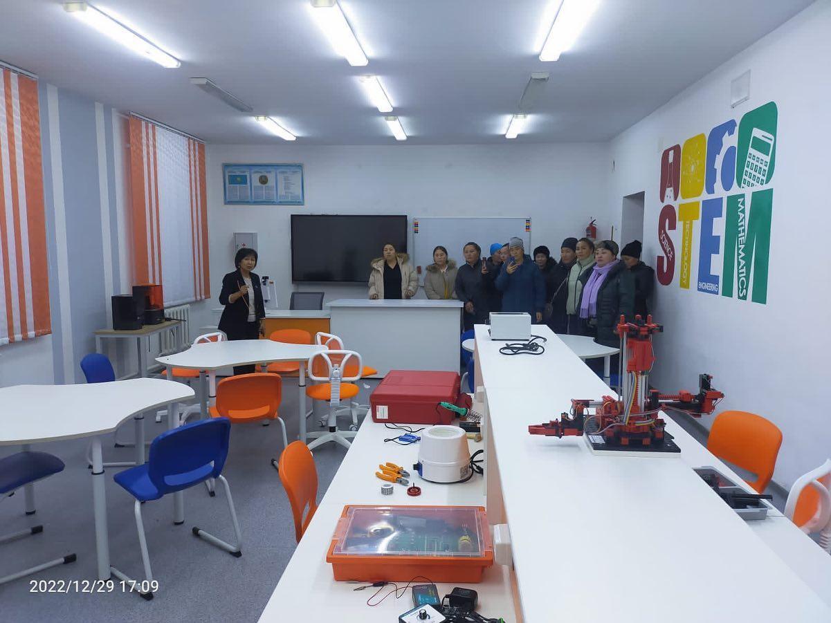 «Ауылдық жерлердегі тірек мектептеріне әдістемелік қолдау» қайырымдылық жобасы